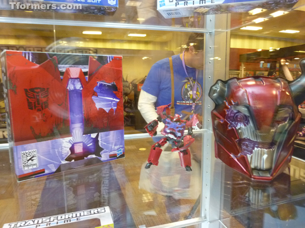 San Diego Comic Con 2012 Exclusive Terrorcon Cliffjumper  (22 of 134)